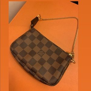 ❌SOLD❌💫LV Mini Pochette (Damier Ebene)🌟